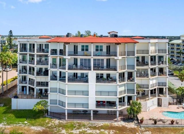 200 121ST AVENUE 304, Treasure Island, FL 33706