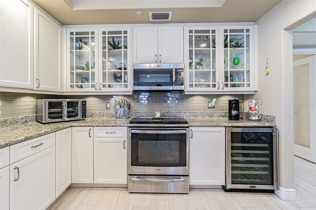 200 121ST AVENUE 304, Treasure Island, FL 33706