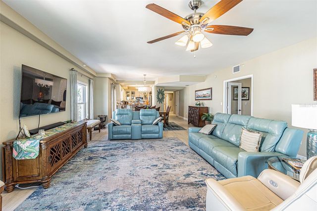 200 121ST AVENUE 304, Treasure Island, FL 33706