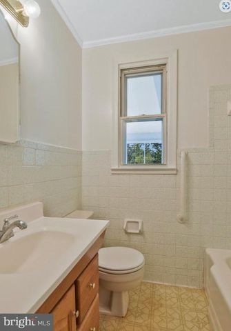 4038 POPLAR ST, Fairfax, VA 22030