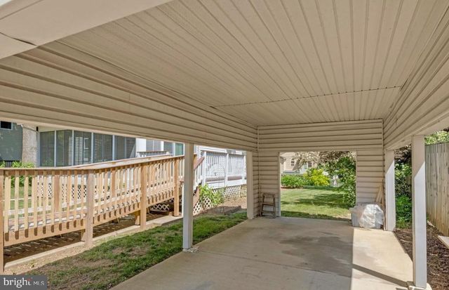 4038 POPLAR ST, Fairfax, VA 22030