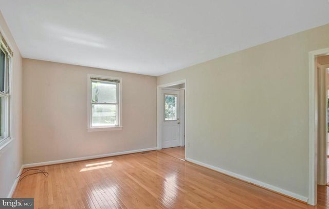 4038 POPLAR ST, Fairfax, VA 22030