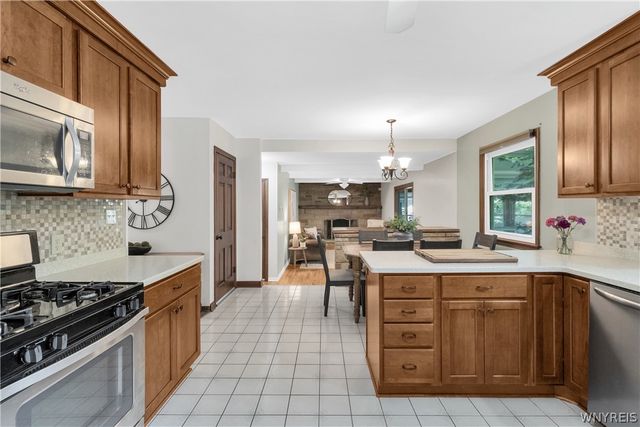 8 Forsythia Court, Orchard Park, NY 14127