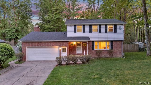 8 Forsythia Court, Orchard Park, NY 14127