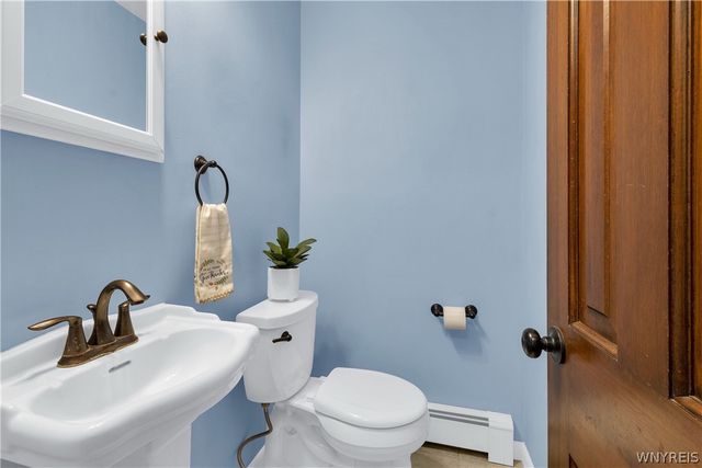 8 Forsythia Court, Orchard Park, NY 14127