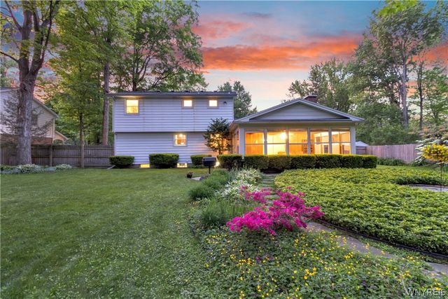 8 Forsythia Court, Orchard Park, NY 14127