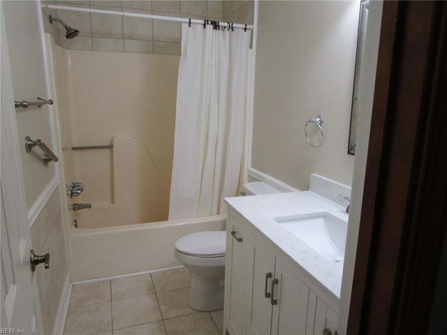 1953 Arlington Arch DR, Virginia Beach, VA 23464