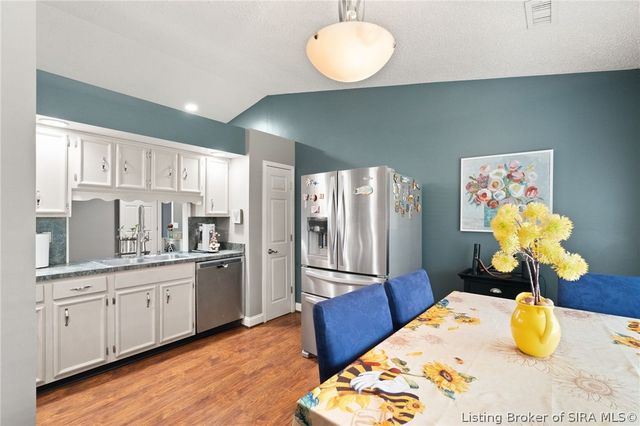 3024 Clearstream Way, Jeffersonville, IN 47130