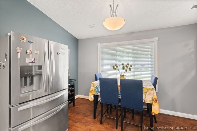 3024 Clearstream Way, Jeffersonville, IN 47130