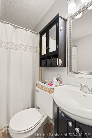 3024 Clearstream Way, Jeffersonville, IN 47130