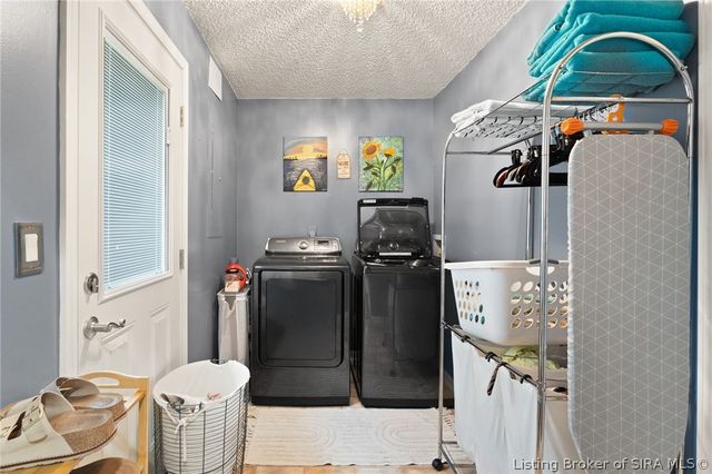 3024 Clearstream Way, Jeffersonville, IN 47130