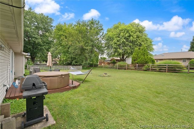 3024 Clearstream Way, Jeffersonville, IN 47130