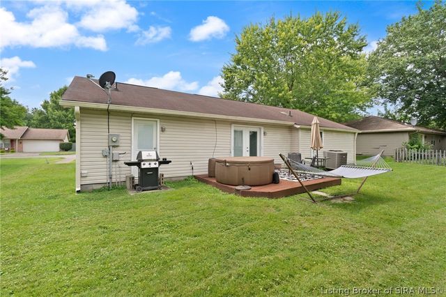 3024 Clearstream Way, Jeffersonville, IN 47130