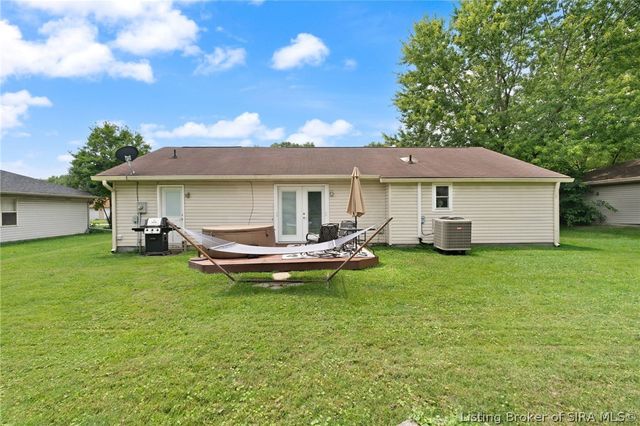 3024 Clearstream Way, Jeffersonville, IN 47130