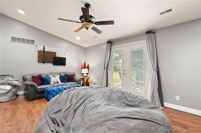 3024 Clearstream Way, Jeffersonville, IN 47130