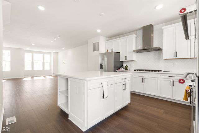 14579 Elsmere Lane, Carmel, IN 46074