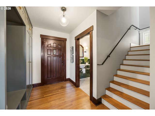 4323 Sw HAMILTON Ter, Portland, OR 97239