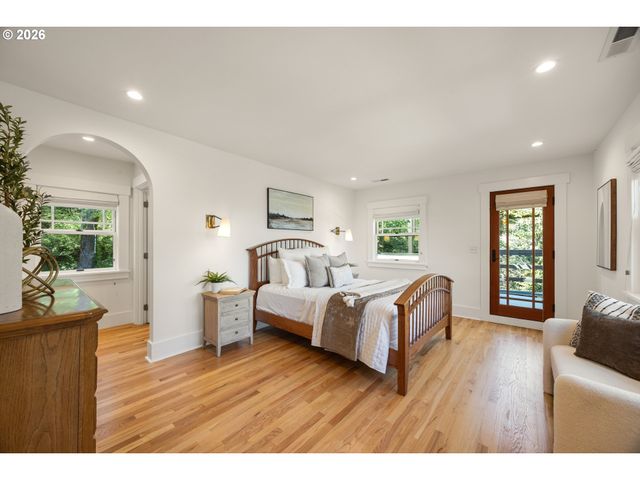 4323 Sw HAMILTON Ter, Portland, OR 97239