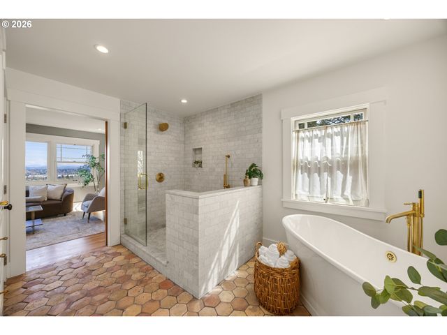 4323 Sw HAMILTON Ter, Portland, OR 97239