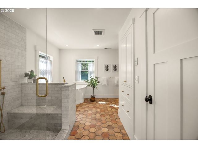 4323 Sw HAMILTON Ter, Portland, OR 97239