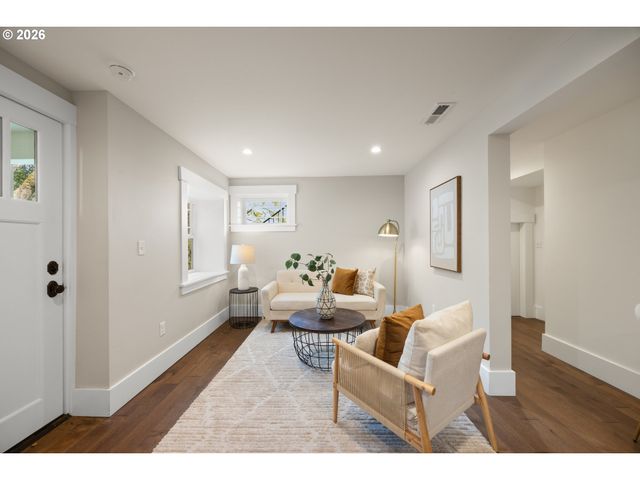 4323 Sw HAMILTON Ter, Portland, OR 97239