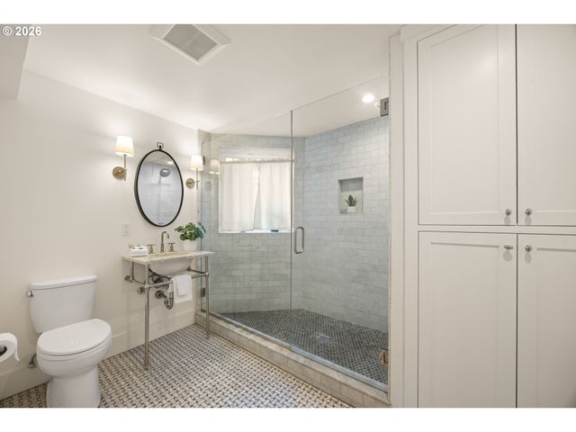 4323 Sw HAMILTON Ter, Portland, OR 97239