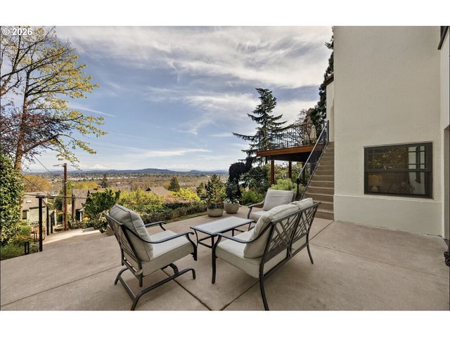 4323 Sw HAMILTON Ter, Portland, OR 97239