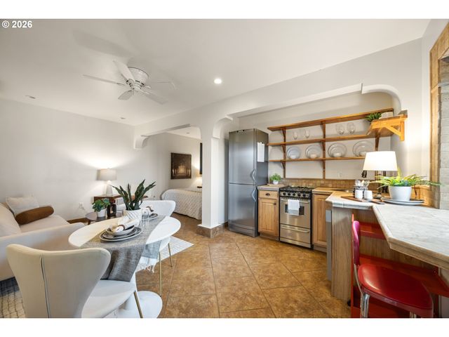 4323 Sw HAMILTON Ter, Portland, OR 97239