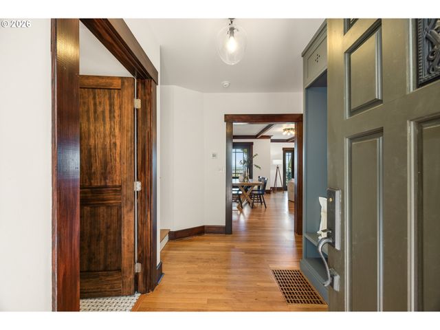 4323 Sw HAMILTON Ter, Portland, OR 97239