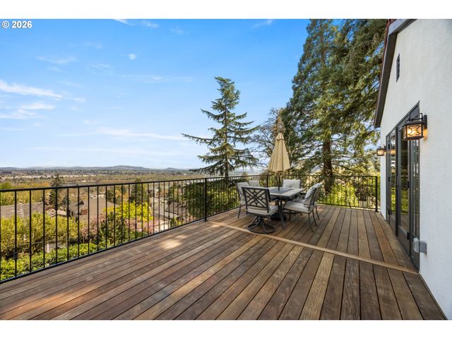 4323 Sw HAMILTON Ter, Portland, OR 97239