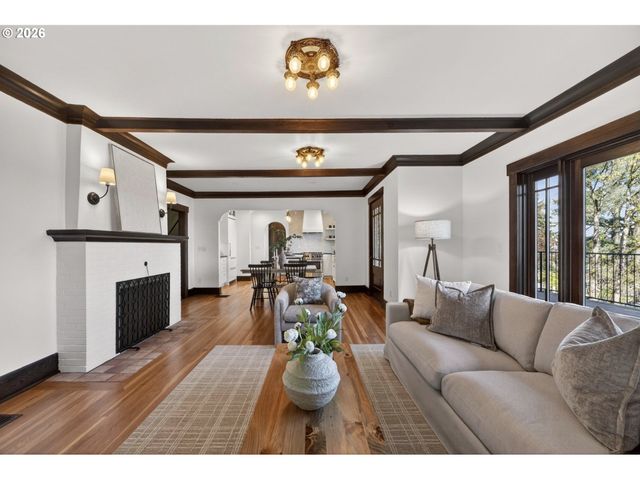 4323 Sw HAMILTON Ter, Portland, OR 97239