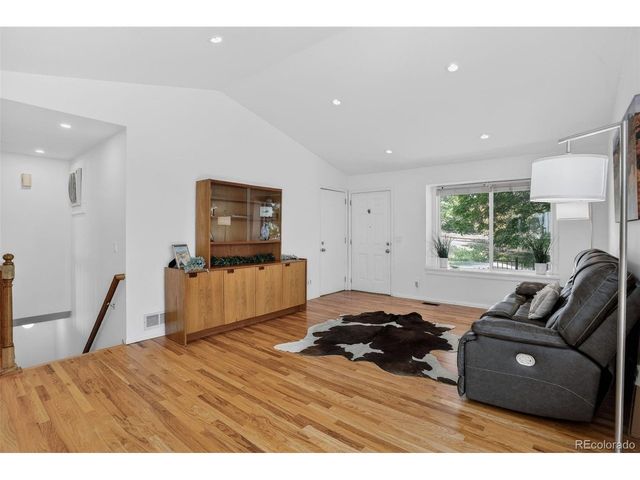 392 Eisenhower Dr, Louisville, CO 80027