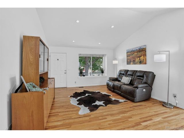 392 Eisenhower Dr, Louisville, CO 80027