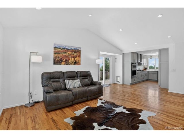 392 Eisenhower Dr, Louisville, CO 80027