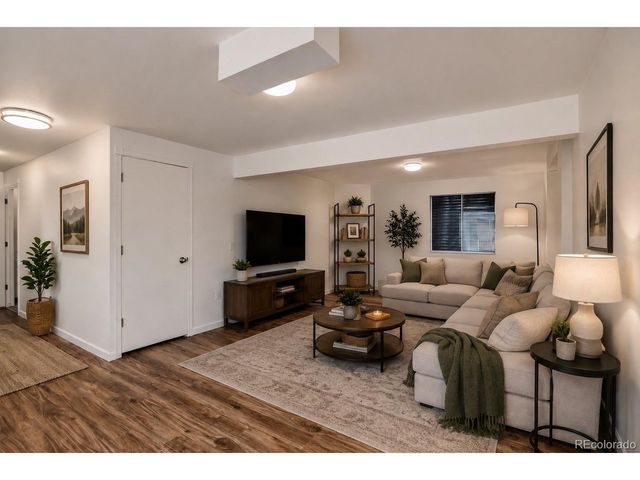 392 Eisenhower Dr, Louisville, CO 80027