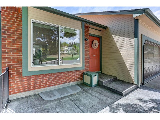392 Eisenhower Dr, Louisville, CO 80027