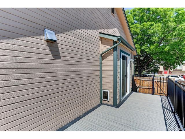 392 Eisenhower Dr, Louisville, CO 80027