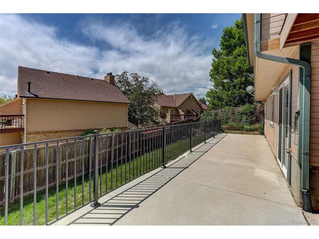 392 Eisenhower Dr, Louisville, CO 80027