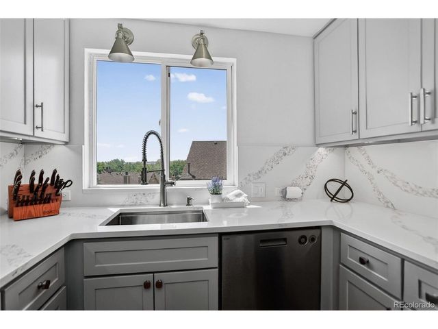 392 Eisenhower Dr, Louisville, CO 80027