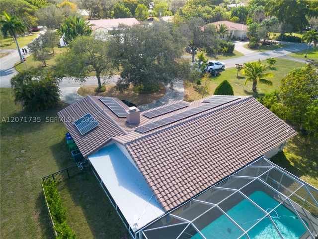 8203 NW 37th St, Coral Springs, FL 33065