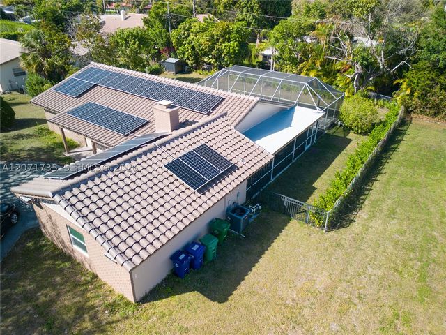 8203 NW 37th St, Coral Springs, FL 33065