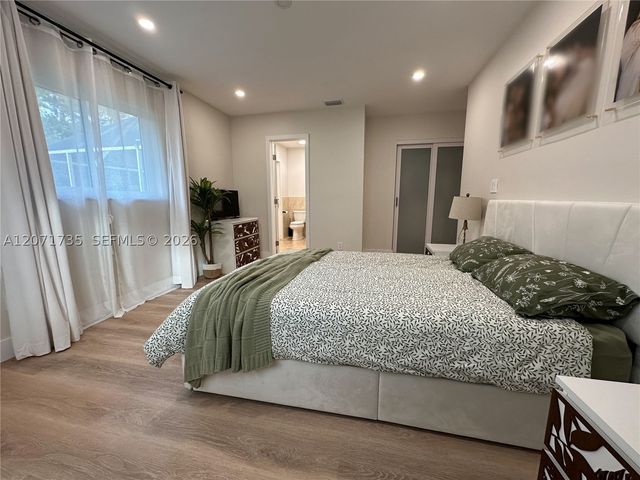 8203 NW 37th St, Coral Springs, FL 33065