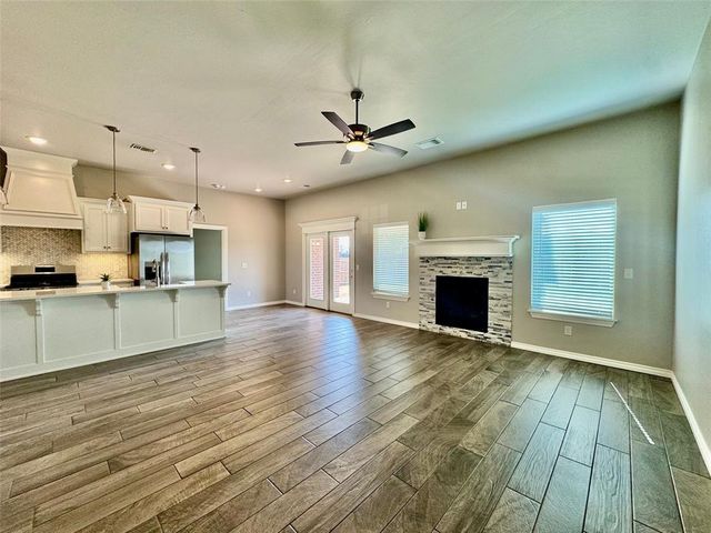 9005 Poppey Place, Yukon, OK 73099