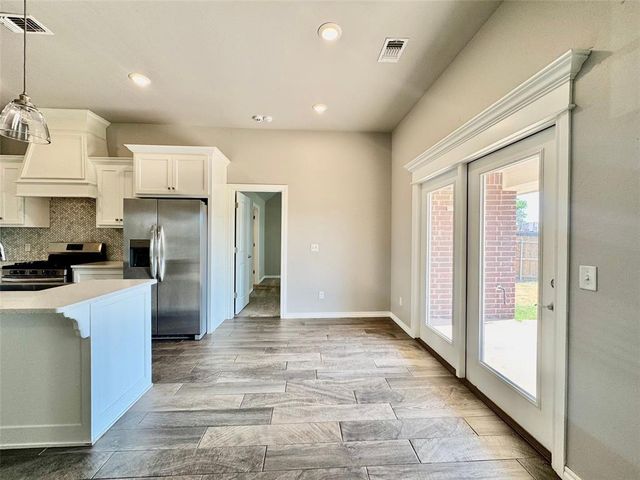 9005 Poppey Place, Yukon, OK 73099