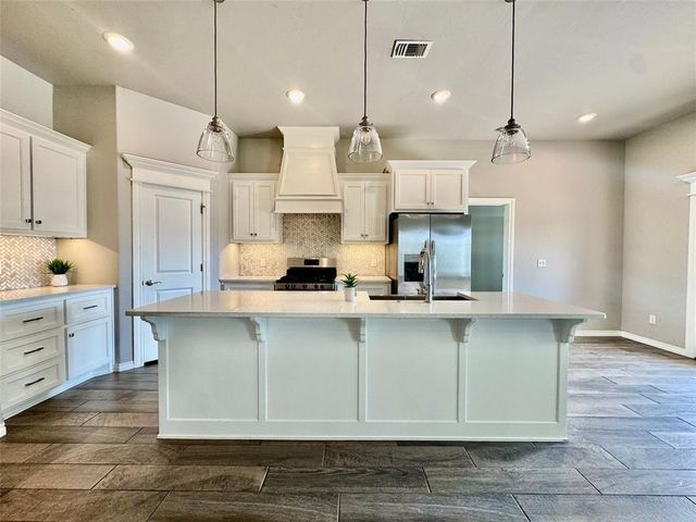 9005 Poppey Place, Yukon, OK 73099