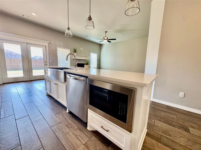 9005 Poppey Place, Yukon, OK 73099
