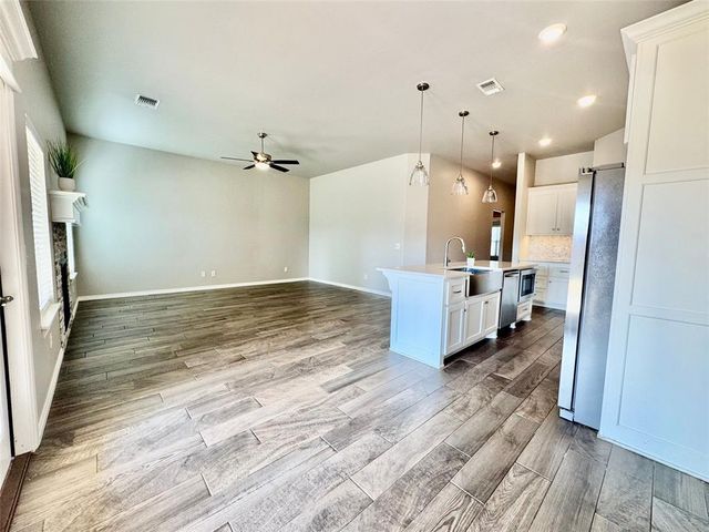 9005 Poppey Place, Yukon, OK 73099