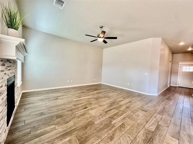 9005 Poppey Place, Yukon, OK 73099