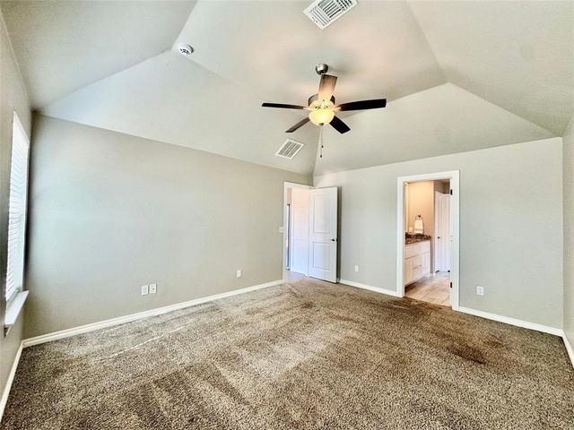 9005 Poppey Place, Yukon, OK 73099