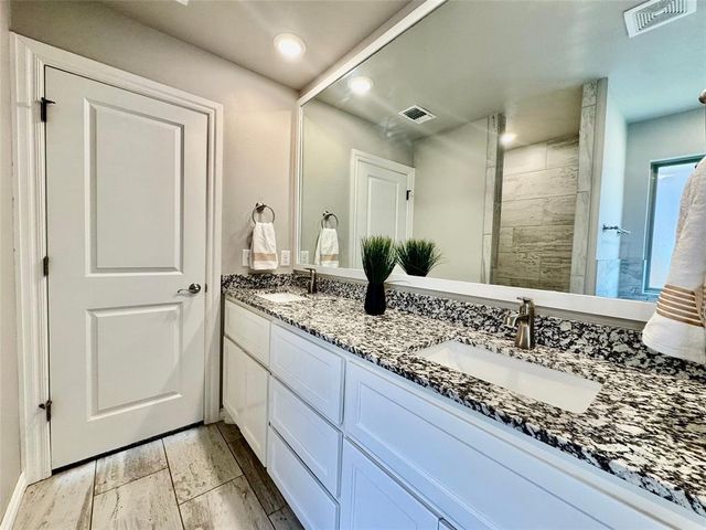 9005 Poppey Place, Yukon, OK 73099